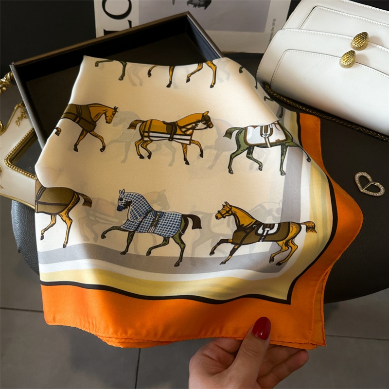 Luxury Brand 2026 Horse Print  - Luxury Skincare Headband recension och pris